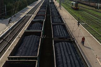 Plyn, ropa, uhlí, lithium, zlato. Rusko krade Ukrajině území plné surovin - Novinky